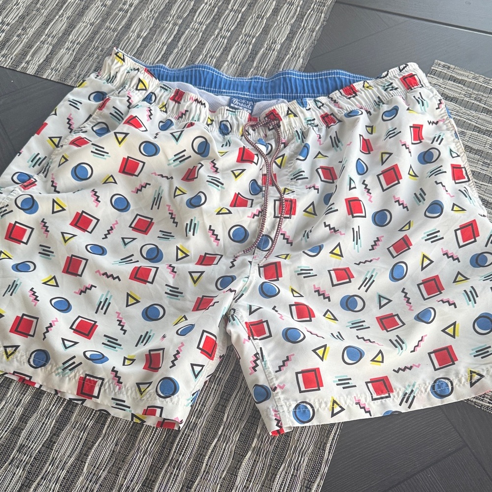 Geometric Patterned Athletic Shorts
